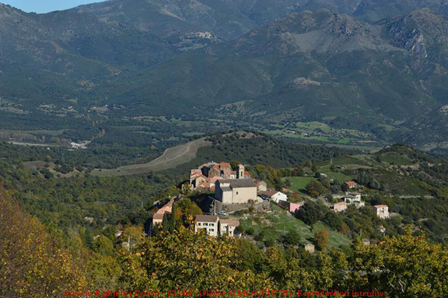 body painting de tornade, personnage marvel et comics faisant partie des x men. Bodypainting super heros realise pour un defile de marvel